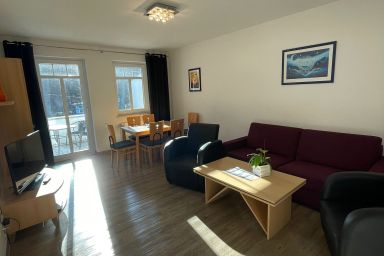 Appartementhaus am Strand m. Balkon Göhren (OR 10-18) - 15 schöne 3-Raum-Fewo, Strandlage mit Balkon