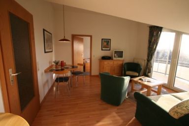 Residenz Villa Eintracht - Ferienapartments in Göhren - EIN-18 - Stilvolles Dachapartment mit Meerblick (HT)