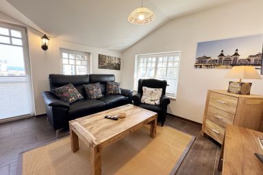 A: Haus Strandkiefer - in strandnaher Lage - Wohnung 04 mit Kamin, Balkon & Meerblick