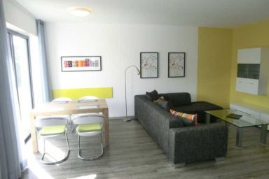 Kleeblatthaus Putbus/Rügen- 3 komfortable Ferienwohnungen - Kleeblatt Wohnung Gelb