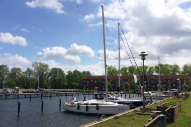 Schöne Ferienwohnung an der Ostsee mit Blick auf Yachthafen - Ferienwohnung in Lagunenstadt