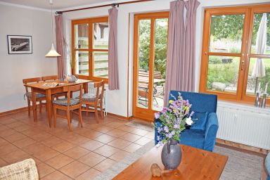 Ferienwohnungen im Fischerdorf und unterm Reetdach - 03 Ferienwohnung mit Gartenterrasse Ferienwohnungen im Fischerdorf und unterm Reetdach - 03 Ferienwohnung mit Gartenterrasse