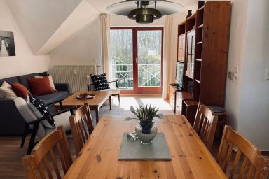 Ferienwohnung "Jim Knopf" mit Balkon zwischen Strand, Wald & Wiese im Südosten der Insel Rügen!