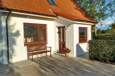 Erholsames Wohnen in der Natur mit viel Platz für 6 Personen, großzügigem Garten und in unmittelbarer Nähe des Deichs
