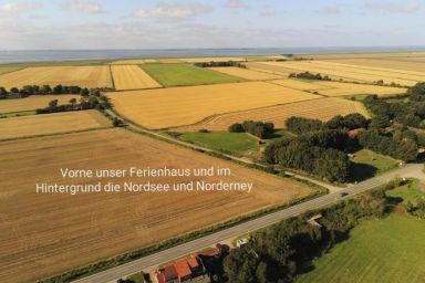 Ferienhaus : Huus an`t Diek, Maisonette Wohnung in Deichnähe, Nähe Norddeich