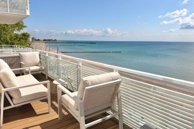 strand living