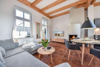 Gartenhaus Ostseevilla 07 - Gartenhaus Ostseevilla 07 - Maisonette Wohnung mit Kamin