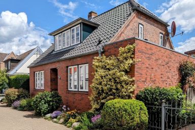 Kaeptn Hinnerk - Ferienhaus Käpt´n Hinnerk - strandnah, zentral, schöne Terrasse im Hinterhof