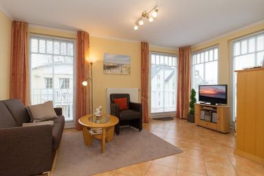 Dünenschloss - Tolle Ferienwohnung an der Ostsee mit Balkon & Strandkorb - Saunabereich im Haus