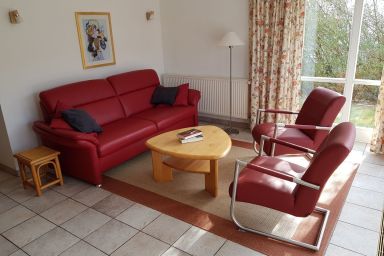 Villa Sanssouci - Helle Ferienwohnung Seitz mit überdachter Terrasse im Ostseebad Kühlungsborn