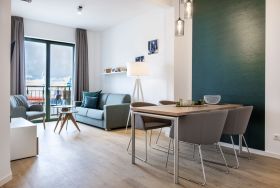 Wohn-/Essbereich mit Esstisch