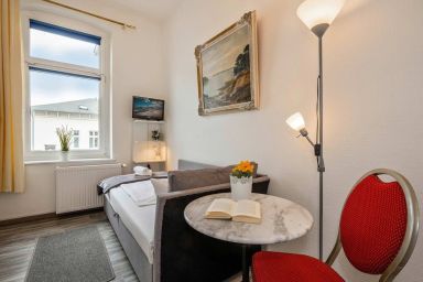 Villa Seeland - Kleine Ferienwohnung in Heringsdorf nahe Strand & Zentrum – WLAN, Küche, Haustiere erlaubt
