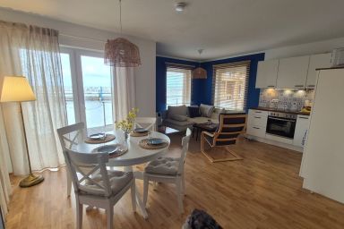 Neu renoviertes schwimmendes Ferienhaus „Fischland“ in Barth