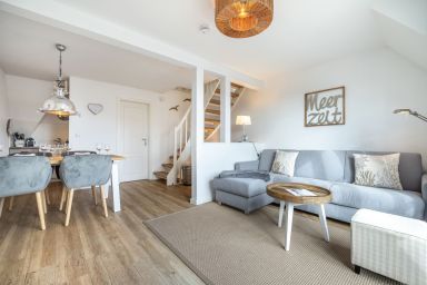 Meerzeit - Ferienwohnung im OG, DG, ca. 50m² Nutzfläche, 1 Parkplatz, Nichtraucher