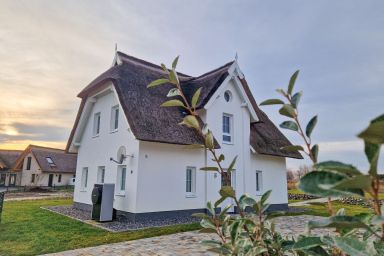 Ferienhaus Wildrose in der Puddeminer Wiek - Ferienhaus Wildrose im Süden der Insel Rügen