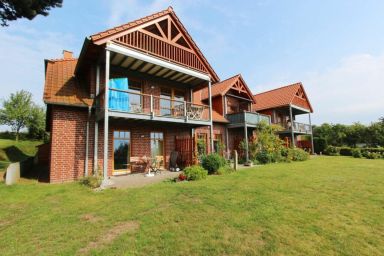 Ferienwohnung Alice mit Balkon und Meerblick - Ferienwohnung „Alice“ – Licht, Weite & Wasserblick auf die Insel Vilm