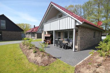 Feriendorf Südstrand - Ferienhaus für 6-8 Personen und Hund mit Kamin, Sauna & Garten - Ostseenah!