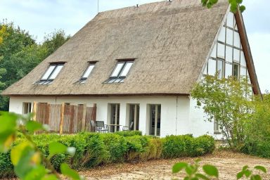 Schwarbe - Reethaus Paulsen WE 2 Peter - Ländliche Idylle im Reetdachhaus mit Sauna