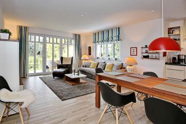 Linden-Palais - 3-Zimmer für 4 Personen mit Hund, Terrasse & nur 50 m zum Ostseestrand