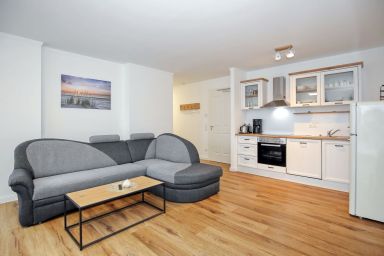 Villa Siegfried - Moderne 3-Zimmer-Ferienwohnung mit Südbalkon – nur 50 m zur Ostsee