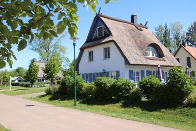 Exklusives Ferienhaus mit viel Charme, großer Terrasse, Garten, Sauna, Kamin und Whirlpool