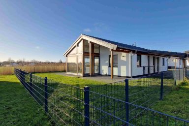 G28 Eingezäuntes Ferienhaus mit Infrarotkabine