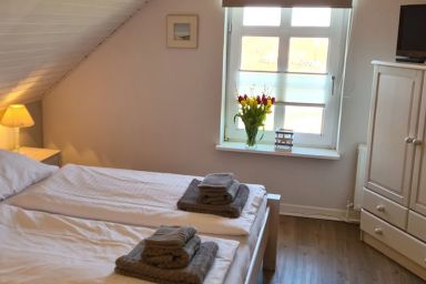 Haus Hemenswarft - Wohnung Norderoog direkt am Deich
