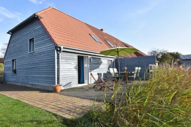 Ostseelandhaus mit Südterrasse und Teich OFC 07 - Landhaus mit Südterrasse am Teich