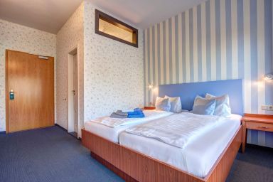 Hotel Villa Seeschlößchen 3*** - Doppelzimmer mit Meerblick und Balkon 1