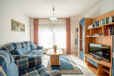 Ferienhaus in Baabe mit 2 Ferienwohnungen - Gartenblick