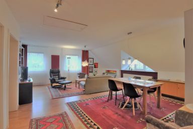 Kobs: FeWo für 4 Personen mit 2 Bädern und großem Wohnzimmer - Ferienwohnung Kobs