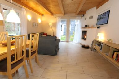 W: Strandhäuser im Dünenweg 54 a - h mit Terrasse/Balkon - Doppelhaus Nr. 54d mit Terrasse & Balkon