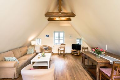 Gut Grubnow Rügen - Ferienwohnung 8 für 4 Personen mit schönem Seeblick