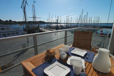 Apartment 10 - "Borbyblick" - Blickrichtung Hafen und offene See