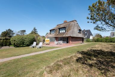 LH Bremer Strasse, Hausteil 3 - Schönes Ferienhausteil unter Reet mit ca. 90 m² und 4 Zimmern, für bis zu 6 Personen.