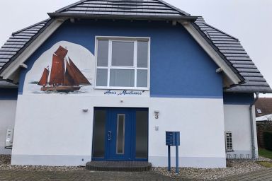 Gartenweg 3 Haus Maritimus "Strandliebe" OG - Entdecken Sie Zingst – Wo Wellen das Willkommen flüstern!