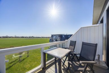 Resort Deichgraf - Dachgeschosswohnung in Strandnähe mit Sauna, zwei Balkonen und tollem Ausblick