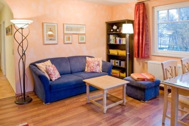 Meeresblick - Haustierfreie, helle Eck-Ferienwohnung in Toplage am feinsandigen Ostseestrand!