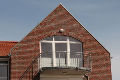 Möwennest - Schöne Ferienwohnung (60qm) für 4 Personen und Hund mit Balkon in Deichnähe
