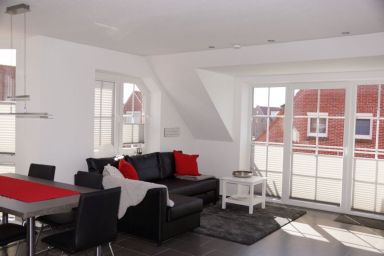 Meerzeit - Schöne Wohnung (70qm) für 4 Personen + Hund mit Wasserzugang und Balkon