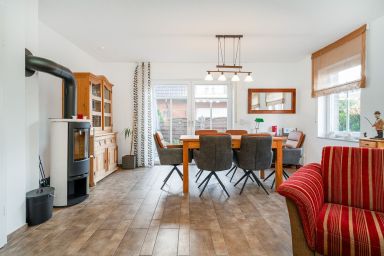 Sonnberger - Hundefreundliches 110qm Ferienhaus für 5-6 Pers. mit Garten + Kamin