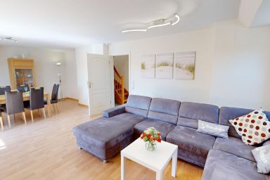 Ferienhaus Sir Henry - Große Ferienwohnung für 6 Personen mit Balkonen und Grill in Strandnähe