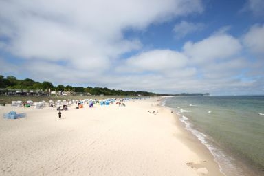 Ferienhaus Luki - zentral aber ruhig, Terrasse mit viel Grün - strandnahes Ferienhaus Luki