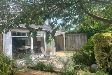 Jenny´s Stuv - Hochwertiges App. für 2 Pers. mit Terrasse, Stellplatz, WLAN. 1 Haustier.