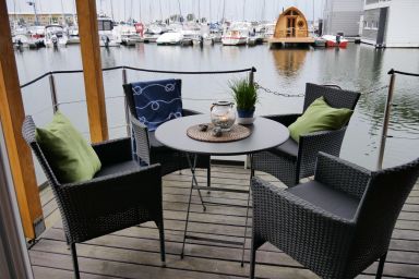 Floating Houses - "schwimmende Ferienhäuser" in Kröslin - Haus 3 - FLOATING HOUSES - komfortable schwimmende Ferienhäuser im Krösliner Yachthafen