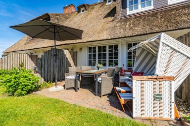 Adis Meerblick Landhaus Arnika - Ferienhaushälfte für bis zu 4 Personen. Strandnah und ruhig gelegen.
