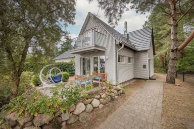 Ferienhaus am Peenestrom - Gemütliches Ferienhaus im Grünen – mit Kamin, Terrasse & Blick ins Grüne
