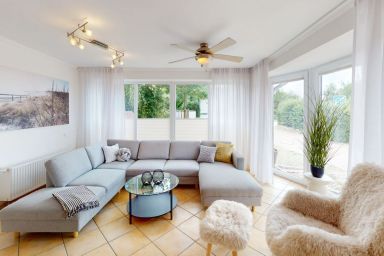 Feriendorf Südstrand - Wohlfühl-Oase mit viel Platz in Strandnähe –  2 Schlafzimmer, Terrasse & Hund