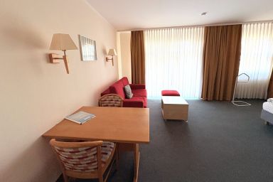 Fewo 1 im Haus Hühnergott - ideal für Zwei - Ferienwohnung Hühnergott 1 – zentral in Sellin mit Balkon & Parkplatz