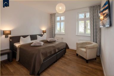 Villa Hohe Buchen - Wunderschöne Ferienwohnung in Heriingsdorf mit Terrasse – nur 150 m zum Meer